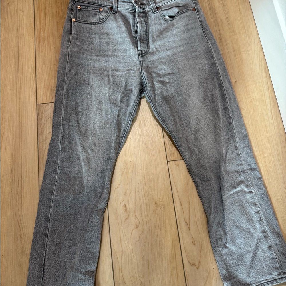 Levi's Women's Straight Leg Jeans in Washed Gray